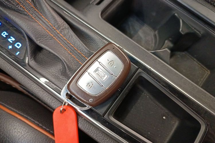 现代 索纳塔 2015款 1.6T GLS智能型中控内饰7001