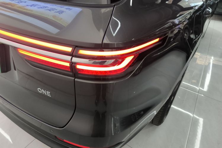 理想汽车 理想ONE 2020款 增程6座版车身外观9