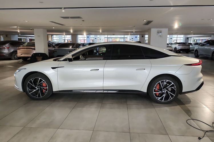 智己汽车 智己L7 2022款 Dynamic车身外观4