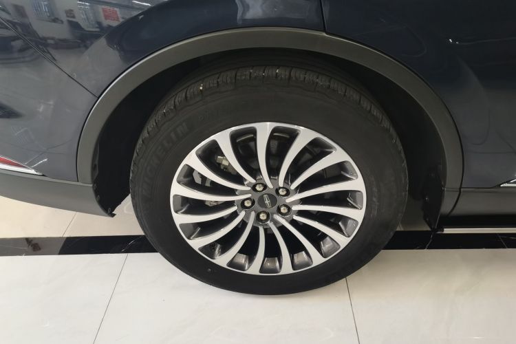林肯 飞行家 2022款 3.0T V6 四驱尊雅版车身外观56