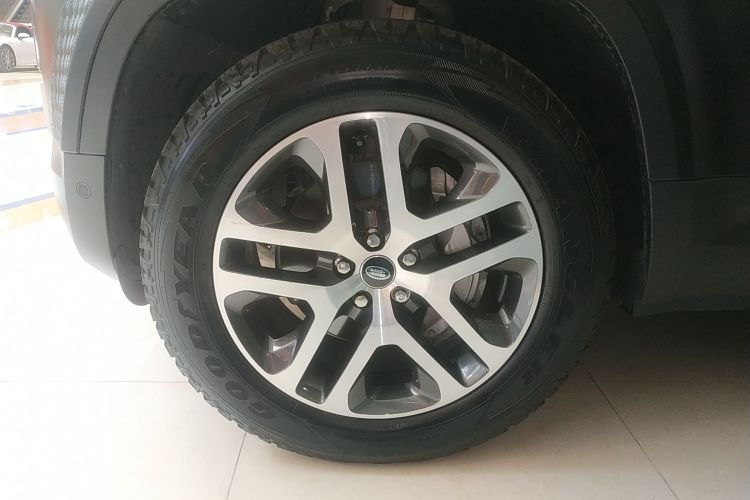 路虎卫士 2024款 110 3.0T P400 暗黑特别版车身外观6007