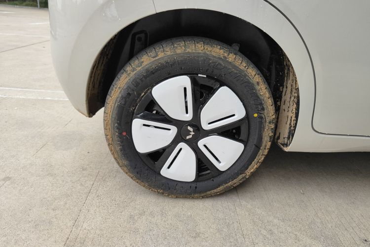 五菱汽车 宏光MINIEV 2025款 四门版 进阶款车身外观6008