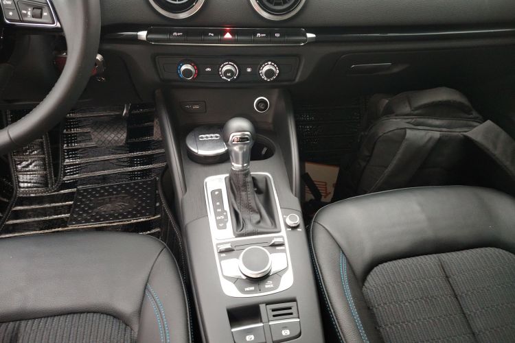 奥迪A3 2020款 Limousine 35 TFSI 时尚型 国VI中控内饰18