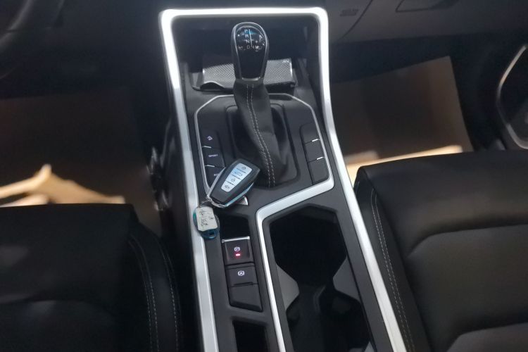 吉利汽车 远景X6 2020款 1.4T CVT尊贵型中控内饰18