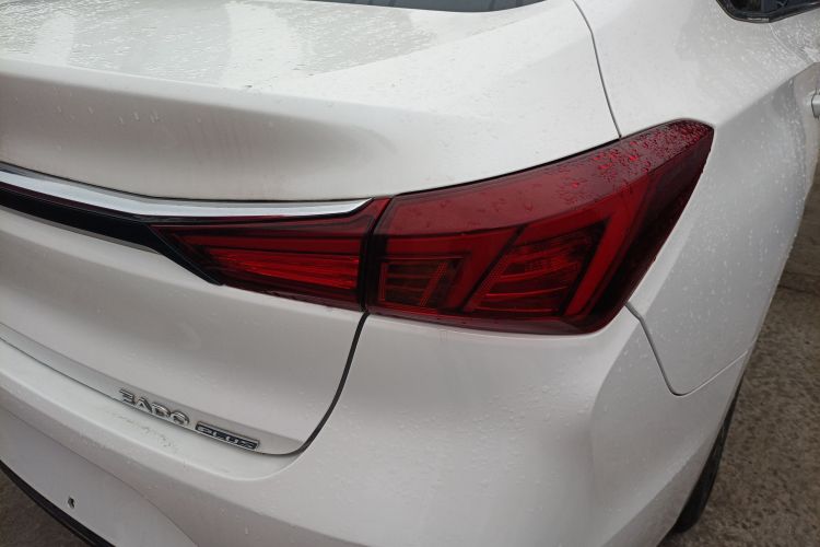 长安 逸动 2020款 PLUS 1.6L GDI 手动豪华型车身外观6006