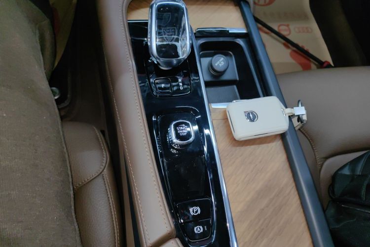 沃尔沃S90 2024款 B5 智逸豪华版中控内饰18