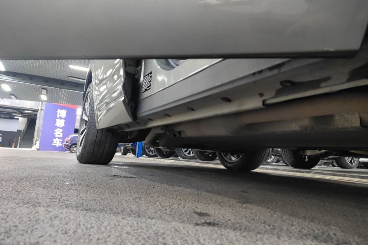 理想汽车 理想ONE 2020款 增程6座版局部细节9001