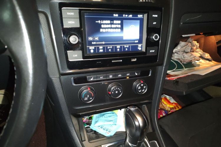 大众 高尔夫 2018款  230TSI 自动豪华型中控内饰16