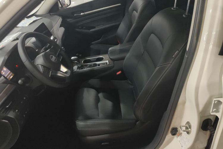 日产 天籁 2021款 2.0L XL 舒适版中控内饰19