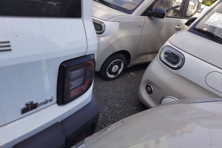 吉利银河 2025款 210km 熊猫骑士车身外观9