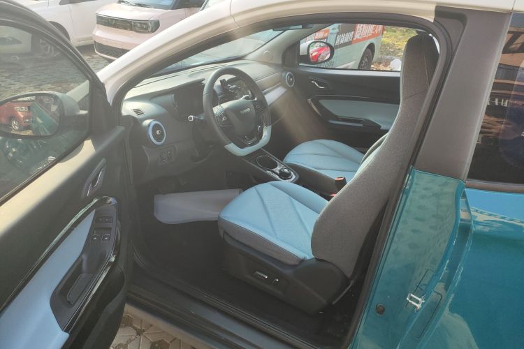 奇瑞 小蚂蚁 2022款 甜粉款 全糖版 磷酸铁锂 29.2kWh 30kW 301km中控内饰19