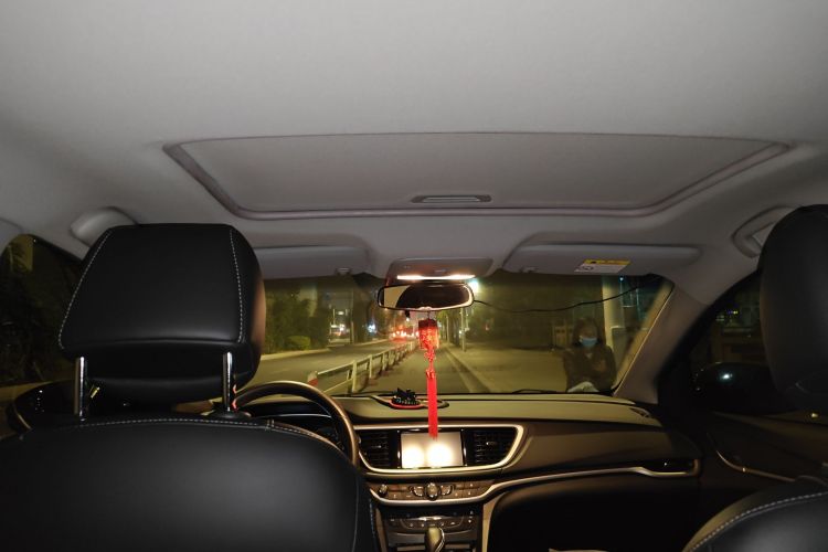 别克 英朗 2015款 18T 双离合豪华型中控内饰22