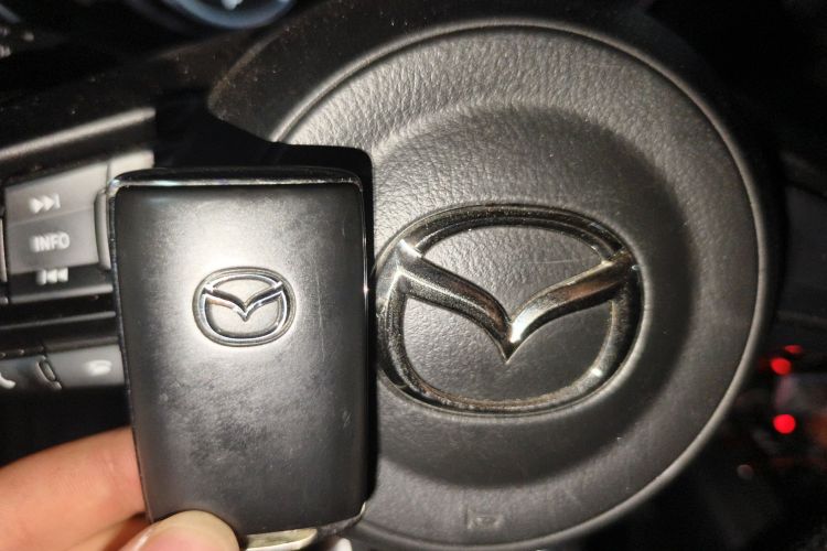 马自达CX-5 2022款 2.0L 自动两驱舒适型中控内饰7001