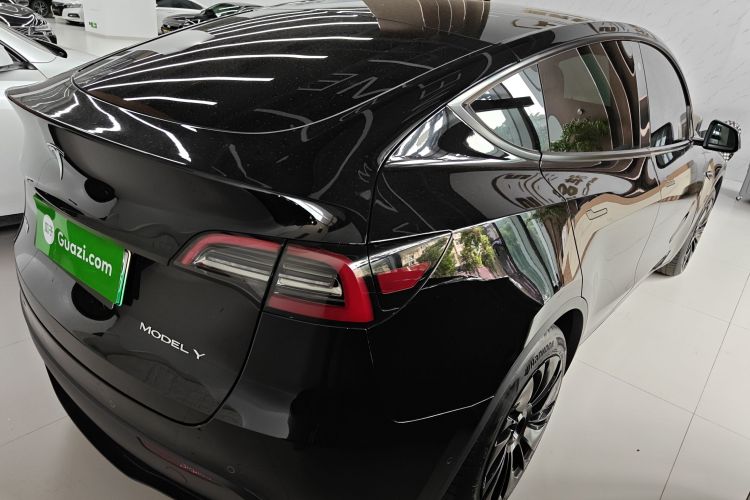 特斯拉 Model Y 2022款 改款 后轮驱动版车身外观7