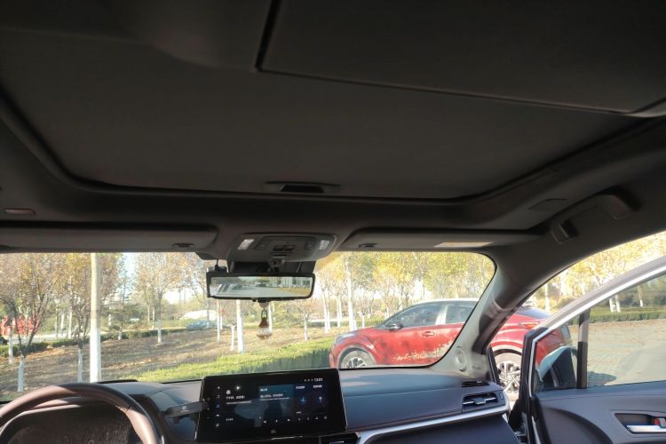 丰田 赛那SIENNA 2023款 2.5L混动 铂金版中控内饰22