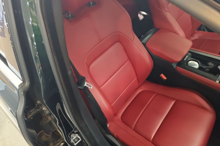 捷豹XFL 2023款 XFL 2.0T P250 两驱精英运动版局部细节41