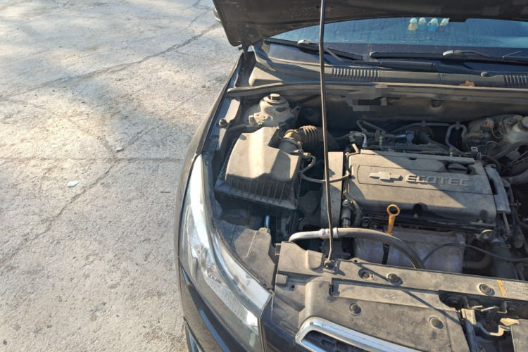 雪佛兰 科鲁兹 2013款 1.8L SX AT机舱底盘25