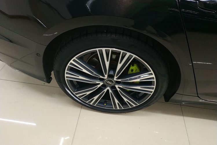 奥迪A6L 2023款 改款 55 TFSI quattro 尊享动感型车身外观6008