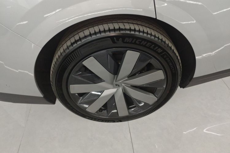 理想汽车 理想i8 2025款 标准版车身外观6008