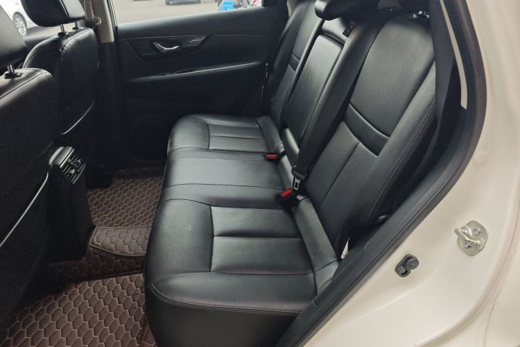 日产 奇骏 2021款 2.0L CVT 2WD XL ITS舒适纪念版中控内饰21