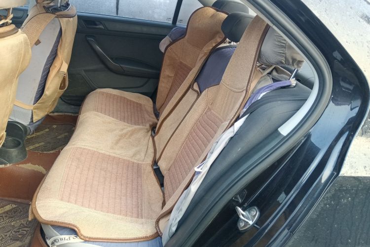 大众 桑塔纳 2015款 1.6L 手动风尚版中控内饰21