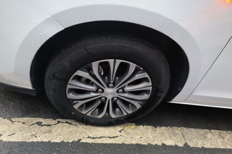 别克GL8 2021款 陆上公务舱 652T 舒适型车身外观6007