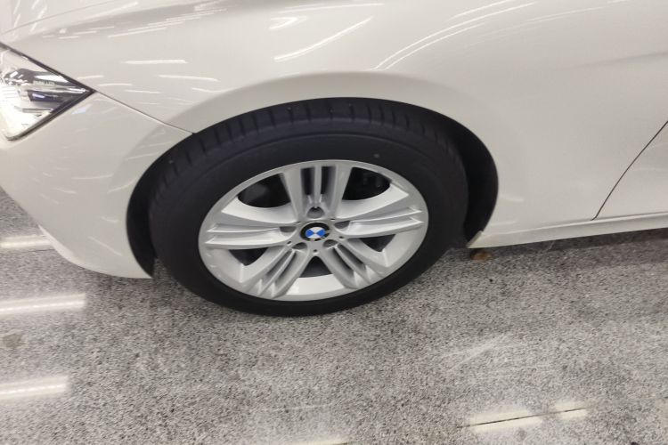 宝马3系 2017款 318i 时尚型车身外观6007