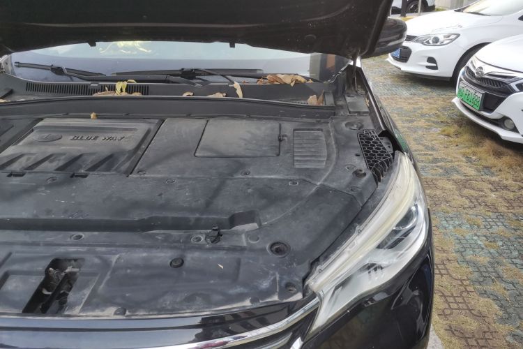 一汽 森雅R9 2018款 1.2T 手动豪华智尚型机舱底盘26