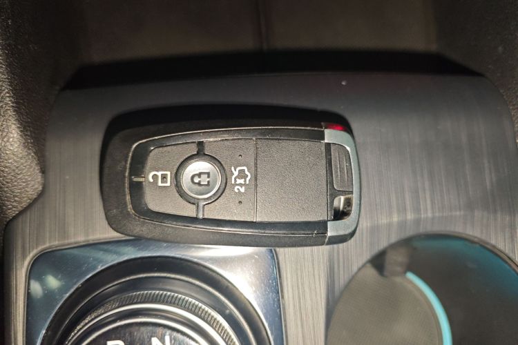 福特 福克斯 2020款 两厢 EcoBoost 180 自动锋潮型中控内饰7001