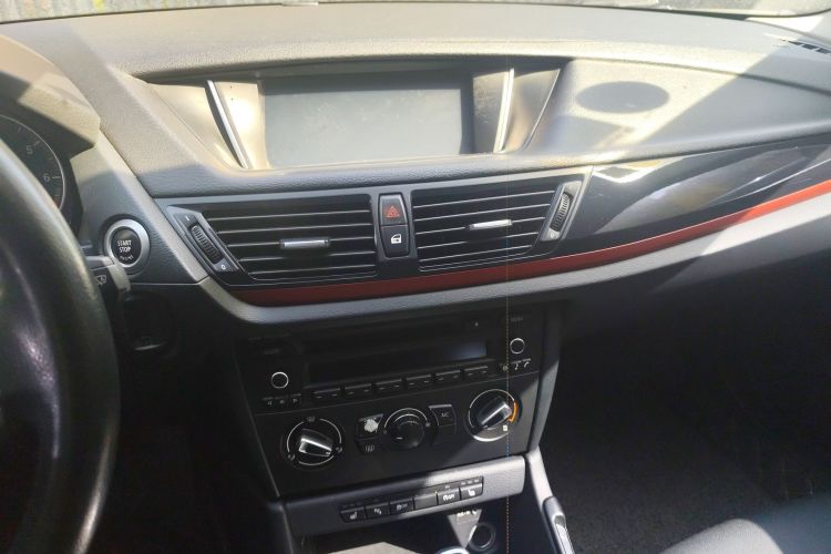 宝马X1 2015款 sDrive18i 时尚晋级版中控内饰16