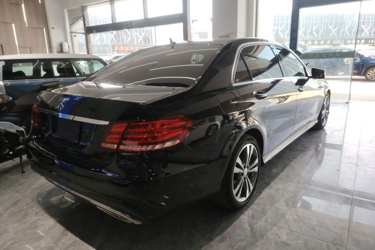 奔驰E级 2015款 改款 E 260 L 运动型车身外观7