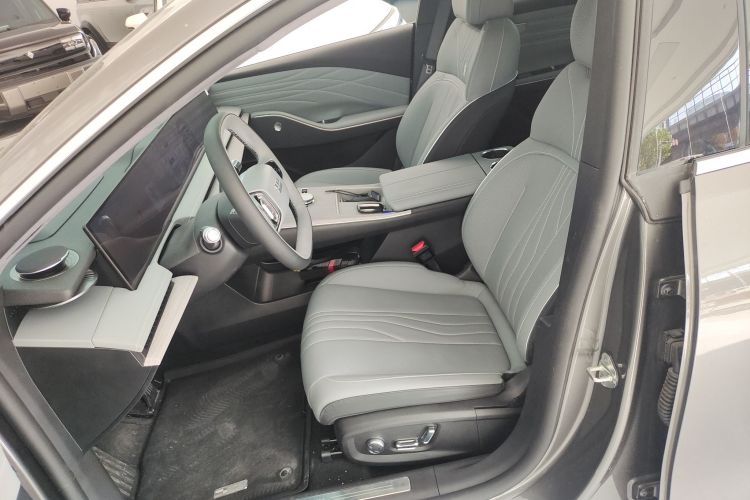 吉利银河 银河E8 2024款 550km 后驱MAX中控内饰19