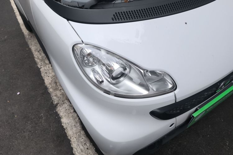 smart fortwo 2012款 1.0 MHD 硬顶标准版车身外观8