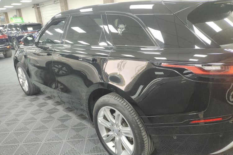 路虎 揽胜星脉 2022款 250PS 熠金珍藏版车身外观4