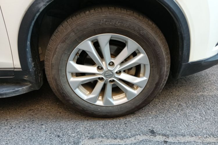 日产 奇骏 2015款 2.5L CVT领先MAX版 4WD车身外观6007