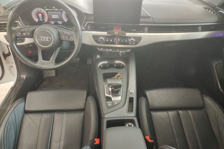 奥迪A4L 2022款 40 TFSI 时尚动感型中控内饰12