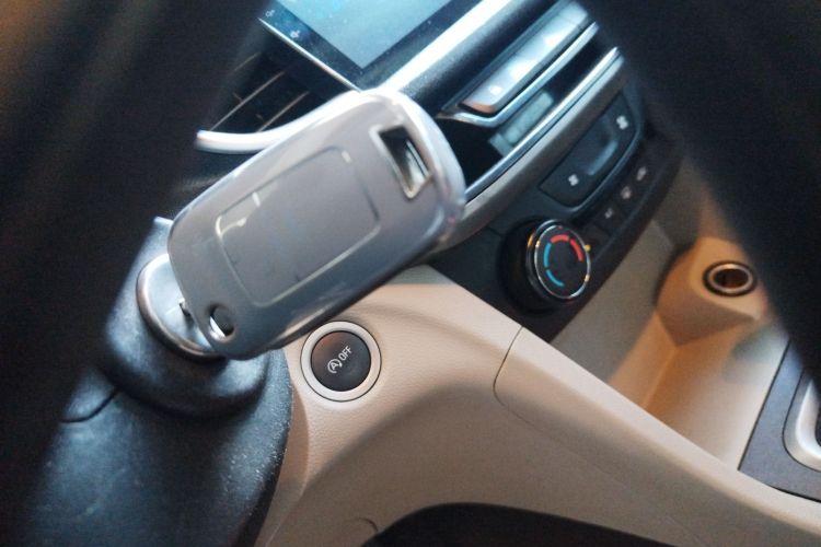 别克 英朗 2019款 15T 双离合进取型 国VI中控内饰11