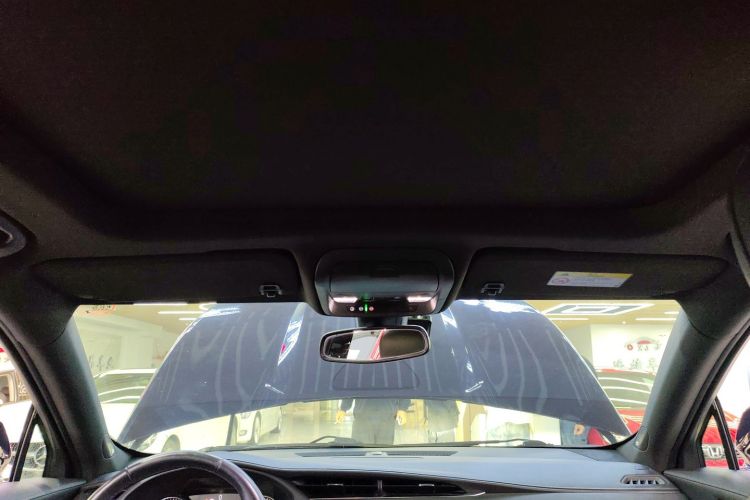 凯迪拉克XT4 2020款 改款 28T 两驱领先型中控内饰22