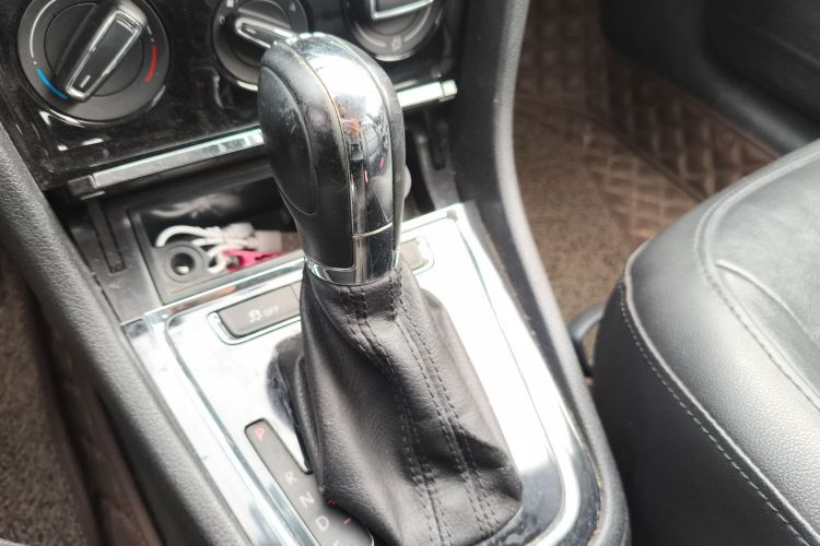 大众 宝来 2013款 1.4T 自动舒适型中控内饰18