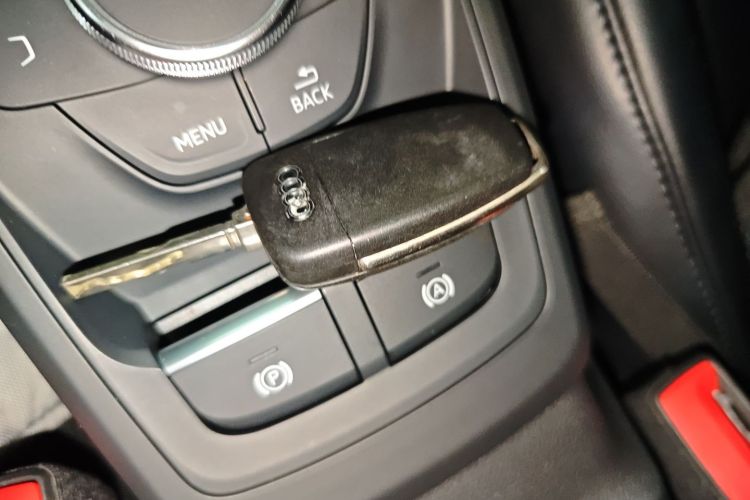 奥迪Q2L 2018款 35 TFSI 上市专享版 国V中控内饰11