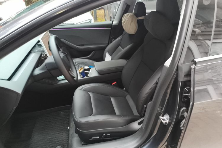 特斯拉 Model 3 2023款 后轮驱动版中控内饰19