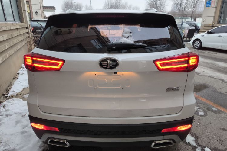 一汽 森雅R9 2018款 1.2T 自动豪华智尚型车身外观6