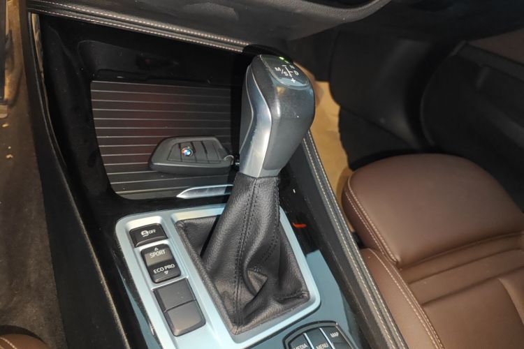 宝马1系 2019款 118i M运动套装中控内饰18