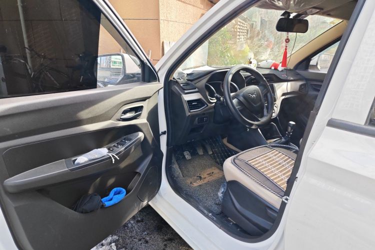 五菱汽车 五菱宏光 2019款 1.5L S标准型国VI LAR中控内饰20