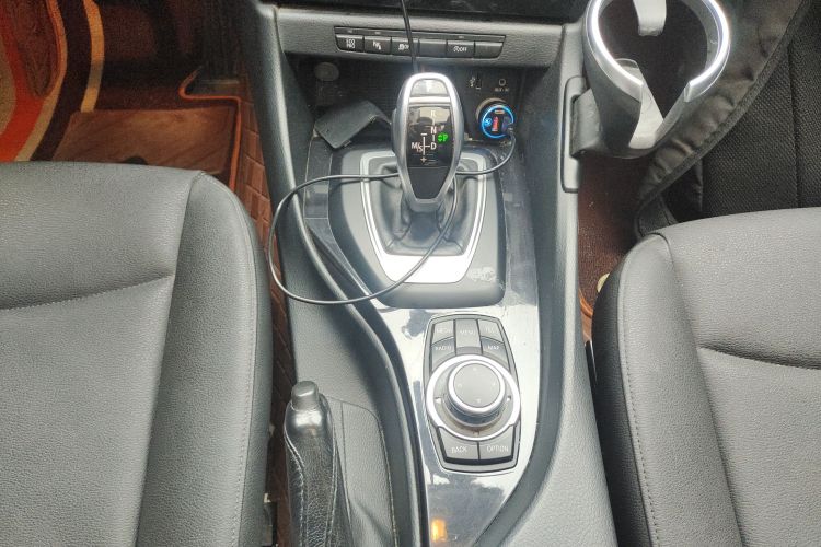 宝马X1 2015款 sDrive18i 领先晋级版中控内饰18