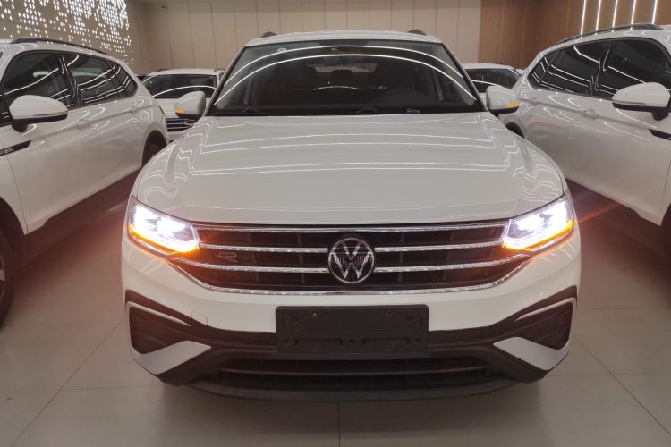 大众 途观L 2022款 330TSI 自动两驱舒享版车身外观2