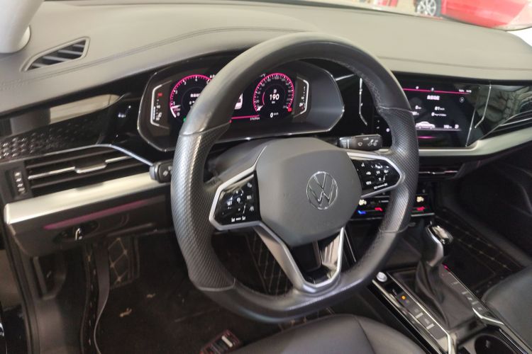 大众 帕萨特 2022款 330TSI 豪华版中控内饰13