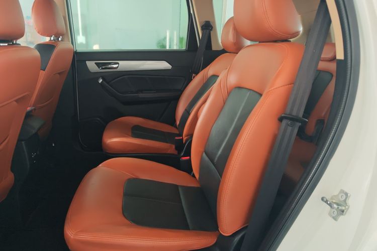 北汽威旺M50F 2017款 1.5L 舒适型中控内饰7004