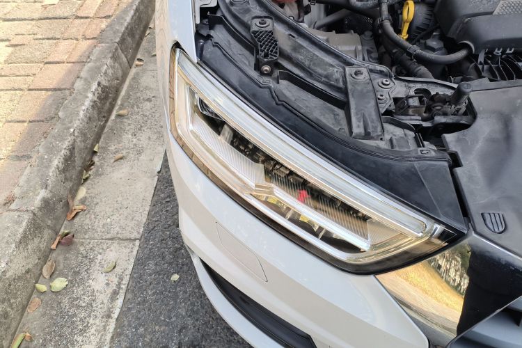 奥迪Q3 2018款 30周年年型 35 TFSI 时尚型车身外观8