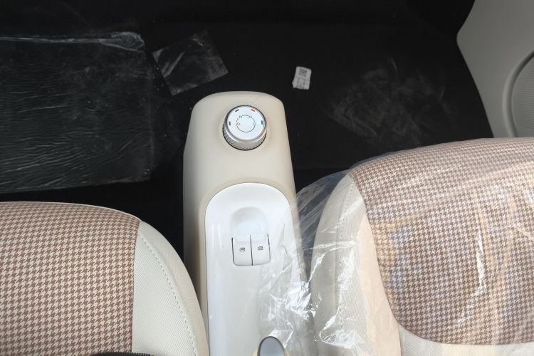 五菱汽车 宏光MINIEV 2024款 第三代 215km 青春版中控内饰18